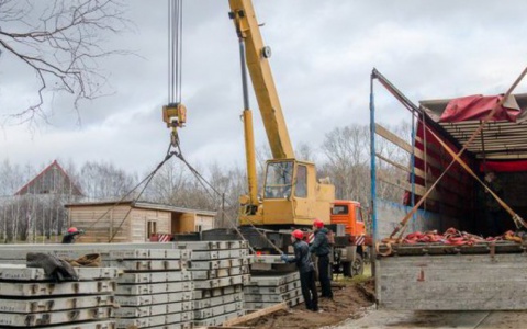 Мэрия "взбунтовалась" против строительства Ледового дворца в Добром