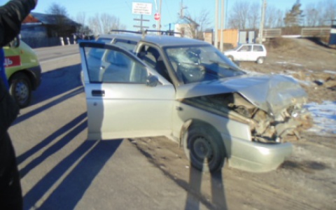 Утром в Ковровском районе столкнулись две легковушки: есть жертвы