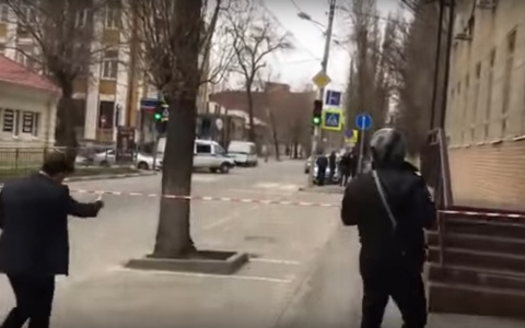 Около школы в Ростове-на-Дону произошел взрыв