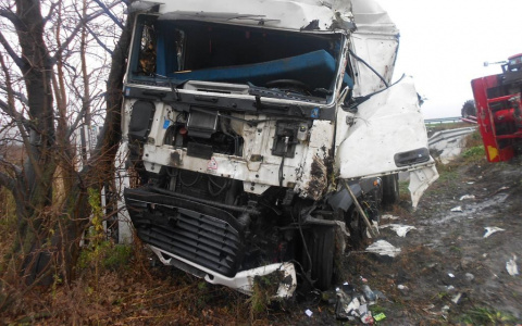 В Вязниковском районе страшная авария: столкнулись два большегруза