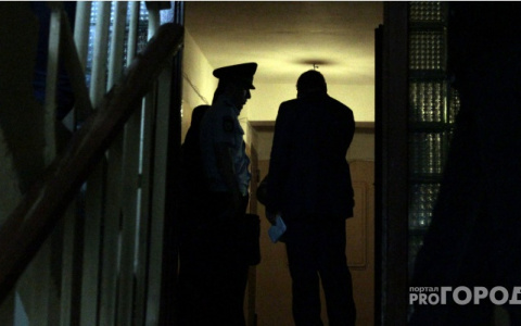 10-летняя девочка нашла обнаженный труп, рука которого торчала из сугроба