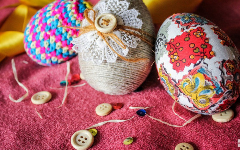 Космические яйца и пасхальный модерн: топ самых необычных идей для раскраски