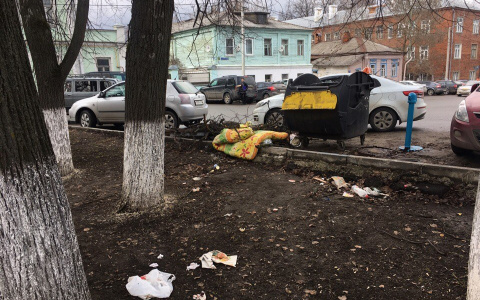 В центре Владимира образовалась стихийная свалка