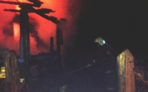 Новости России: во время пожара в жилом доме погибли четыре человека