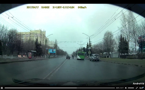 Во Владимире пешеходы бросаются под колеса машин (видео)