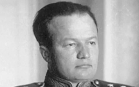 Во Владимире появилась мемориальная доска герою Советского Союза Николаю Петровичу Каманину