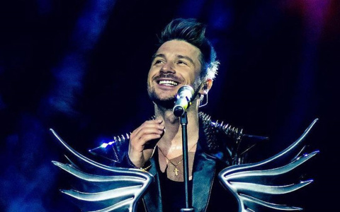 Фото владимирской фанатки с Сергеем Лазаревым взорвало Интернет