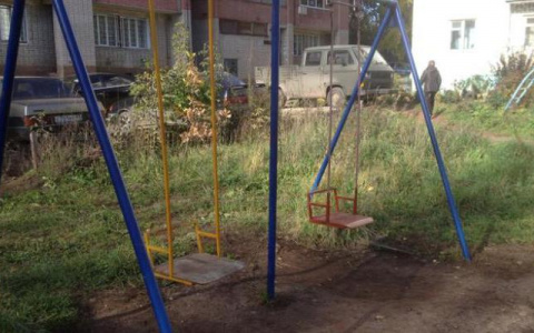 Новости России: Восьмилетняя девочка погибла от удара качелями по голове