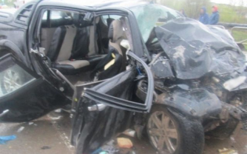 Новости России: в лобовом ДТП с автобусом погибли три человека