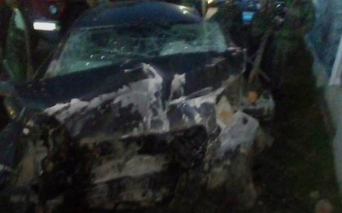 В Ставрово водитель иномарки врезался в магазин