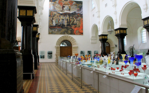 РПЦ намерена получить знаменитый музей хрусталя