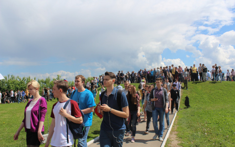 Борцы с коррупцией прошли дружным строем по улицам Владимира (фото, видео)