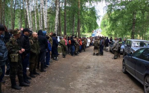 Новости России: 4-летний мальчик несколько дней один скитался по лесу