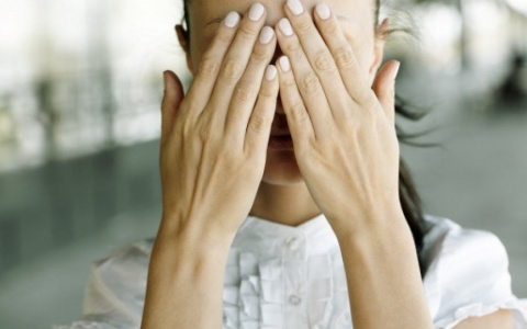 Новости России: стоматолог совершил насилие над школьницей в кресле рабочего кабинета