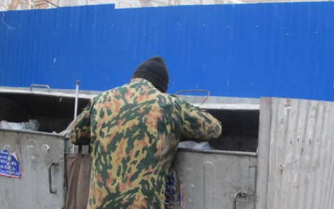 Горожанка: "В поселке Сокол на помойку выбросили новорожденного с пакетом на голове"