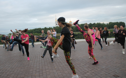 Владимирцев приобщили к социальным танцам