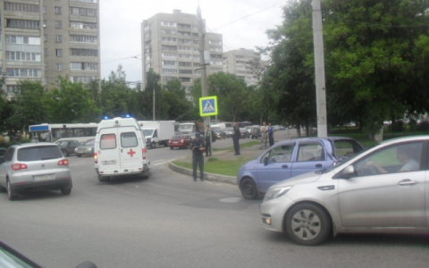 На проспекте Ленина произошла авария с пострадавшими