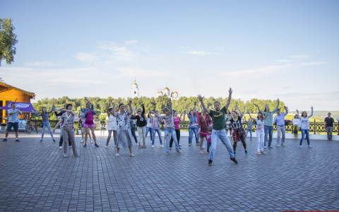 Владимирцев приглашают станцевать на Георгиевской вместе с доминиканцами