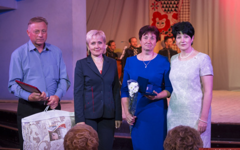 Владимирских супругов-рекордсменов наградили медалями "За любовь и верность"