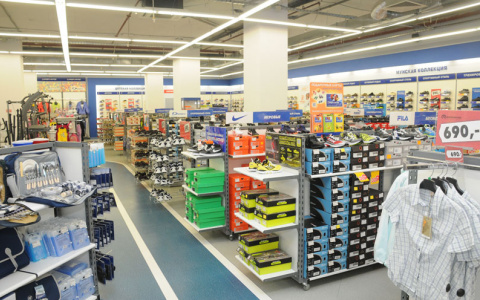 "Спортмастер" оштрафовали на 100 тысяч рублей за детские бутсы и рюкзаки