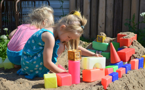 Женщина похитила 5-летнего ребенка прямо с детской площадки