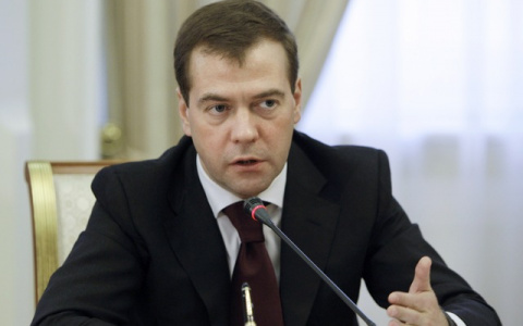 За первые полгода в общественные приемные Медведева обратились 1,3 млн человек