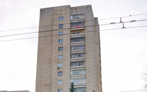 СК устанавливает личность мужчины, разбившегося на проспекте Ленина