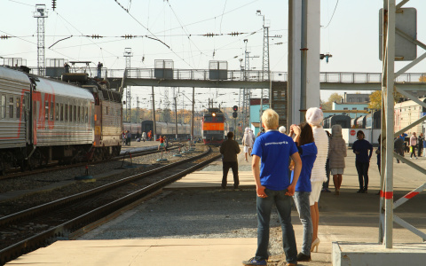 Поезд насмерть сбил мужчину на железнодорожной станции