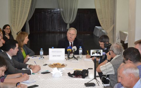 Американский посол посетил Владимир с последним «приветом»