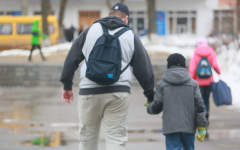 Новости России: педофил развращал 11-летнего сына соседки