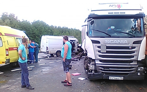 На Южном объезде столкнулись 4 автомобиля: имеются пострадавшие