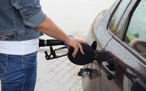 Бензиновые автомобили предлагают не пускать в города и на курорты