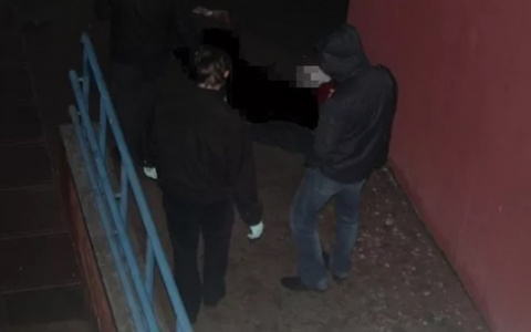 В центре Ярославля мужчина устроил кровавую резню на глазах у детей