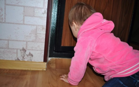 На Урале медики спасают от истощения годовалую дочь строгих вегетарианцев