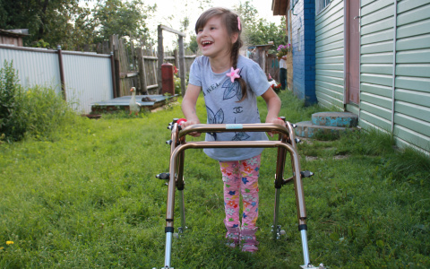 Из-за недосмотра владимирских врачей маленькая девочка стала инвалидом на всю жизнь