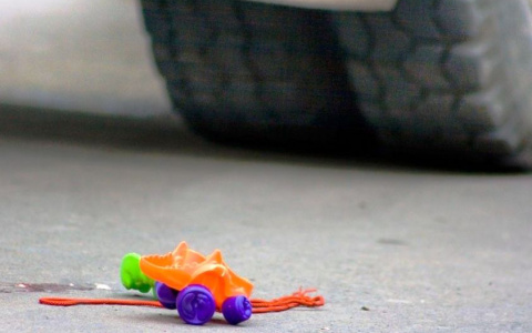 В Александровском районе пенсионерка насмерть задавила 5-летнего внука