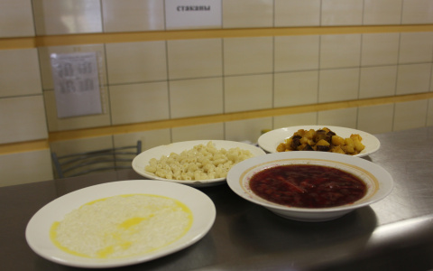 Горожанка: "В инфекционке на Токарева детей кормят непонятными субстанциями"