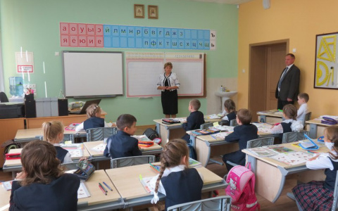 В школах Владимира полностью отменят вторую смену