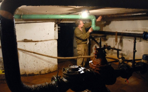 Группа детей пытала в подвале пятилетнюю девочку