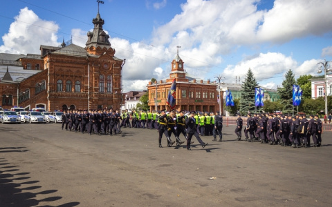В самом центре Владимира прошел грандиозный развод гарнизонов (видео)