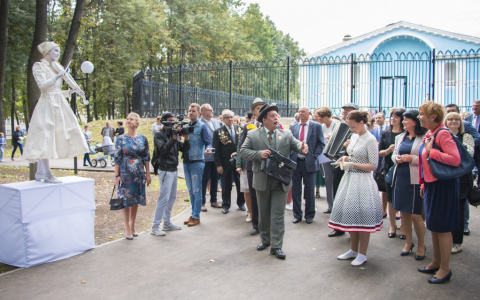 В День города во Владимире открыли обновленный сквер за ГДК