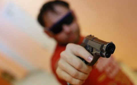 Неизвестный открыл стрельбу у детского сада