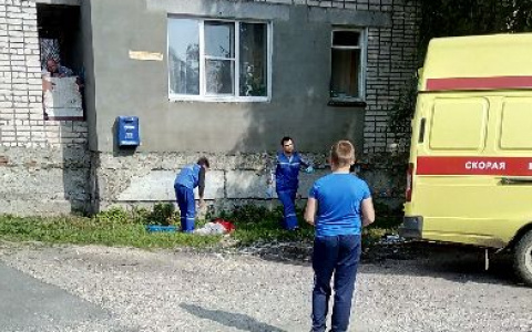 В Муроме мужчина попытался спуститься с 9 этажа на веревке, но сорвался и погиб