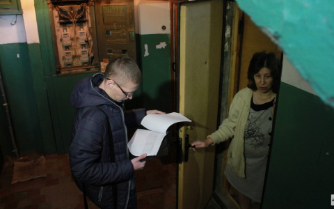 Озверевшие коллекторы обстреляли квартиру должника