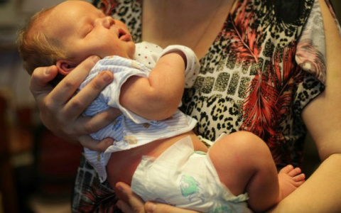 Ревнивая пенсионерка из мести пыталась убить месячного младенца