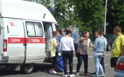 Рядом с общежитием ВлГУ сбили двух молоденьких студенток