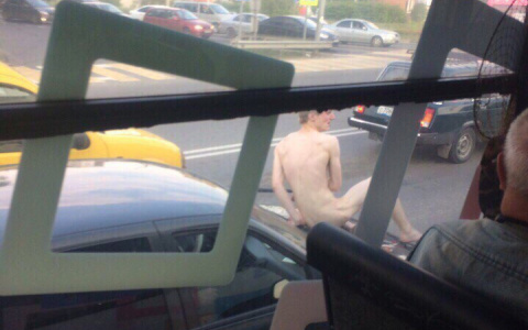 Голый городской сумасшедший устроил переполох во Владимире