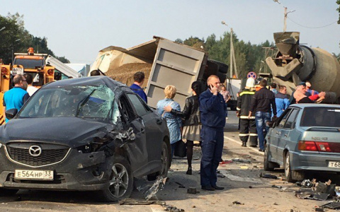 Момент смертельного ДТП на Московском шоссе попал на камеры наблюдения