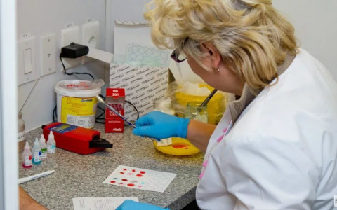 Новости России: Врачи 11 лет лечили мужчину от не существующего у него ВИЧ