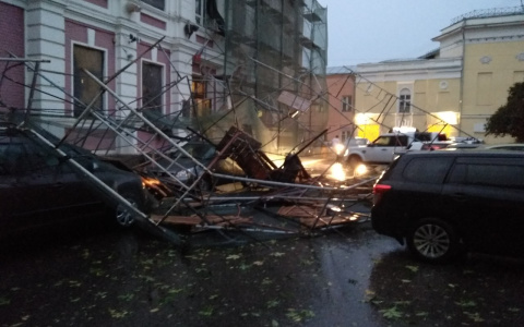 Непогода перевернула Владимир вверх дном (фотоподборка из соцсетей)